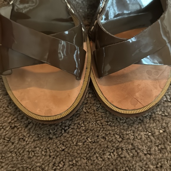 DVF Vintage 2010s Brown Patent Leather Wedges! 💕 - Picture 2 of 4